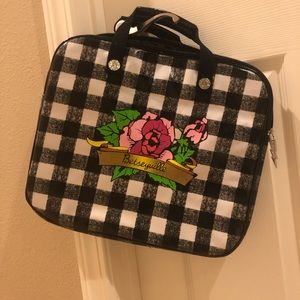 NWOT- Betseyville laptop case